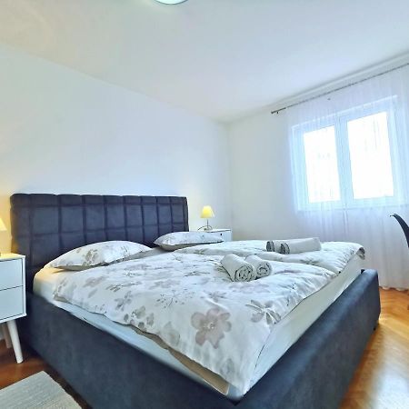 Apartments Doris Спліт Екстер'єр фото