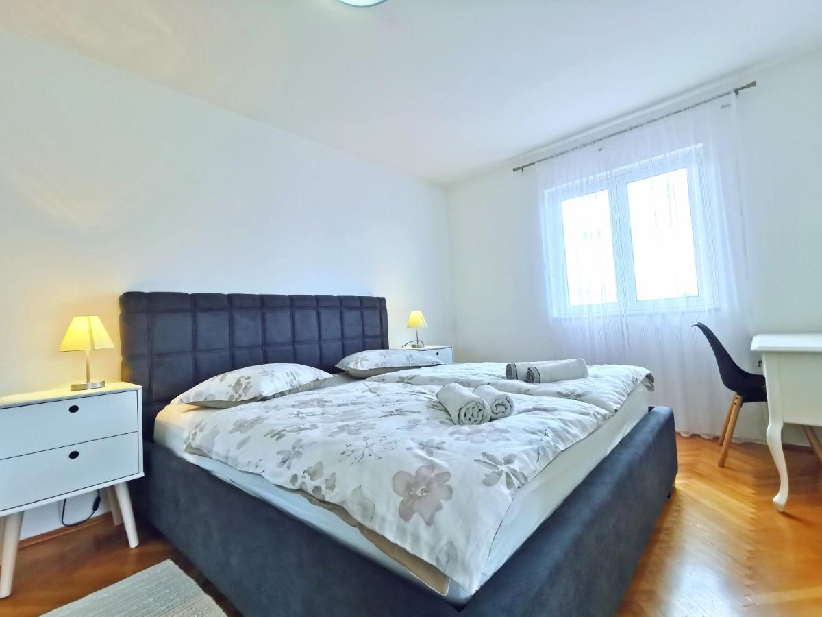 Apartments Doris Спліт Екстер'єр фото