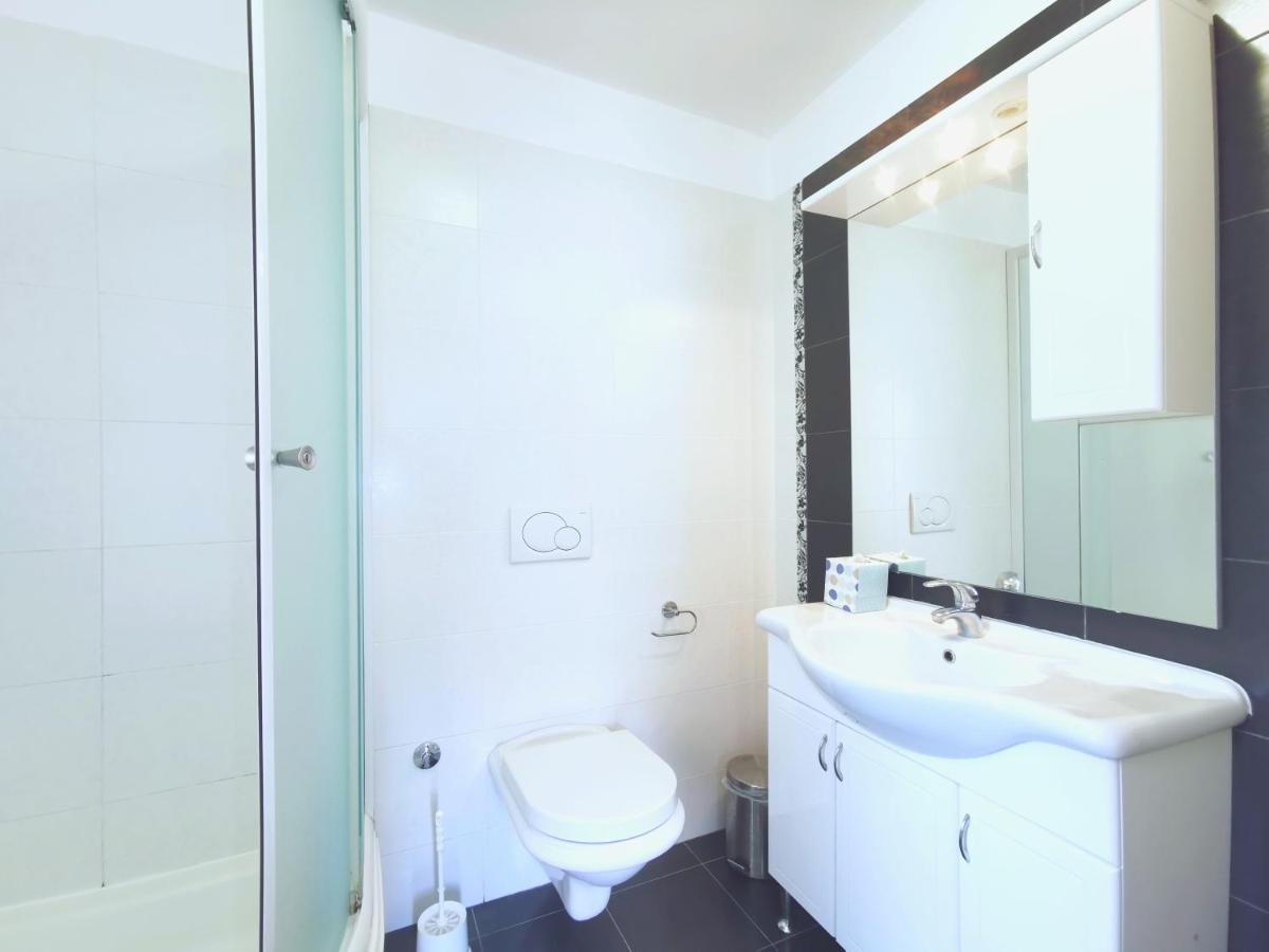 Apartments Doris Спліт Екстер'єр фото