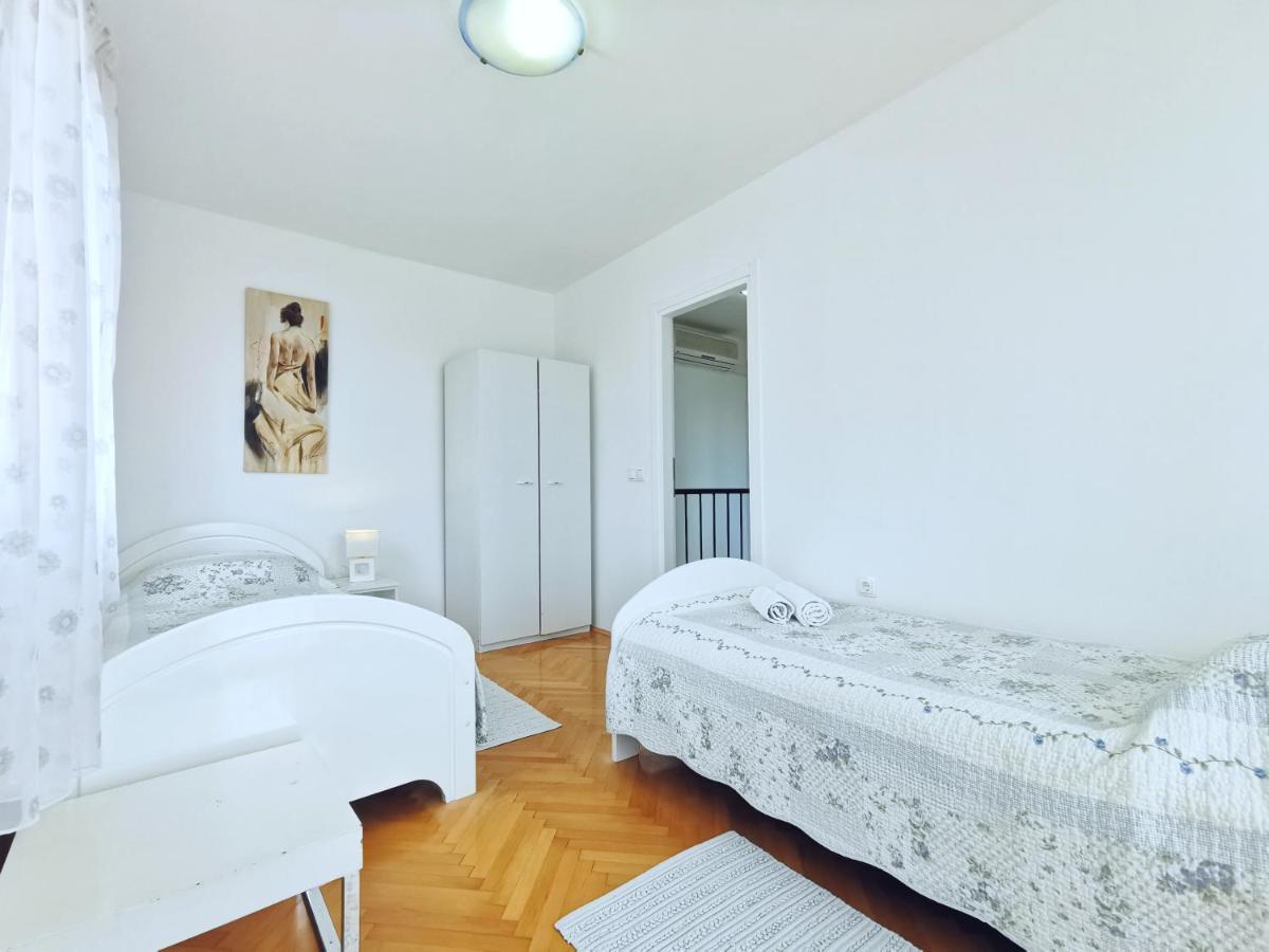 Apartments Doris Спліт Екстер'єр фото