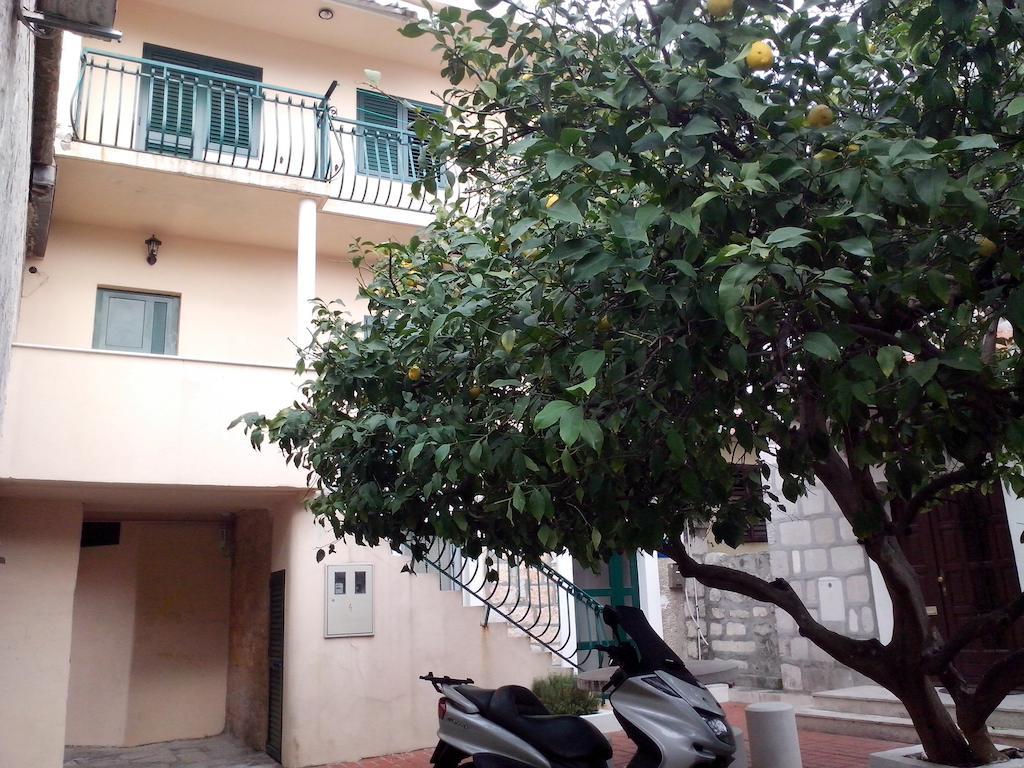 Apartments Doris Спліт Екстер'єр фото